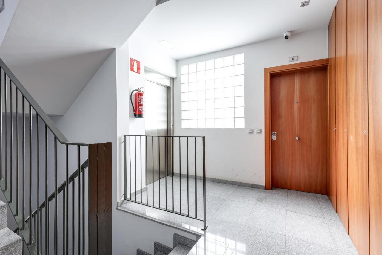 Urban Flats Vallirana Barcelona Luaran gambar