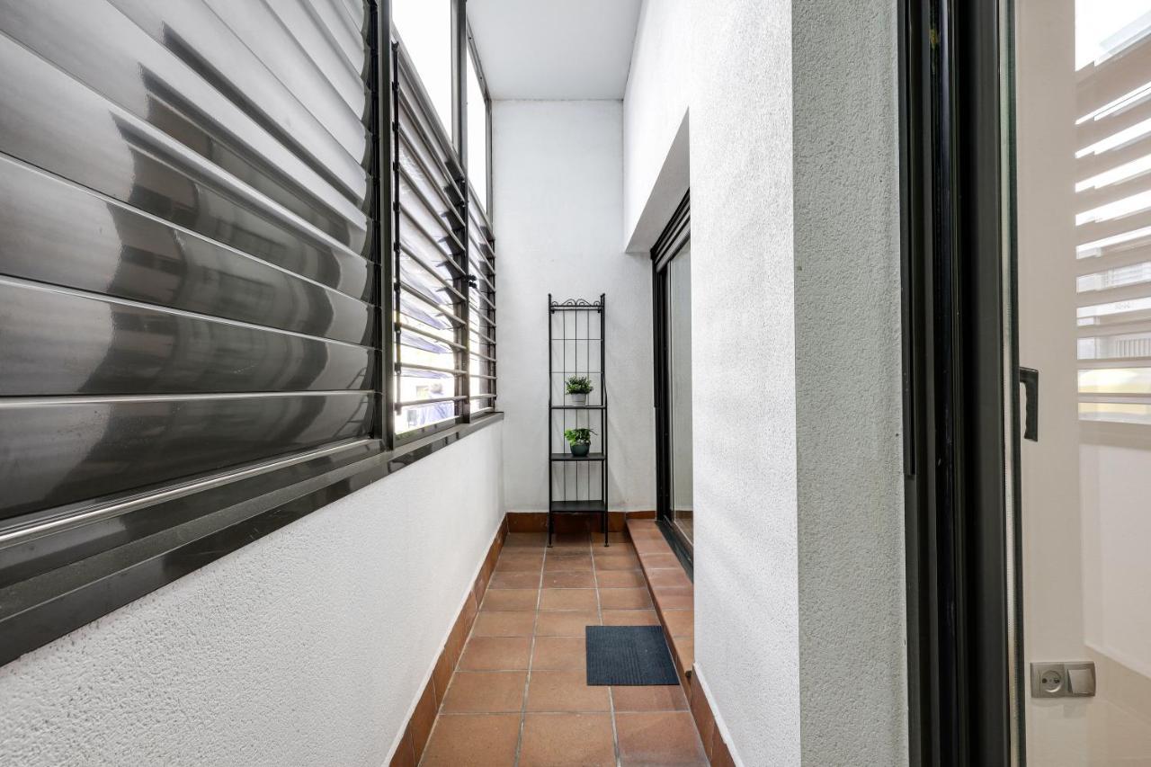 Urban Flats Vallirana Barcelona Luaran gambar