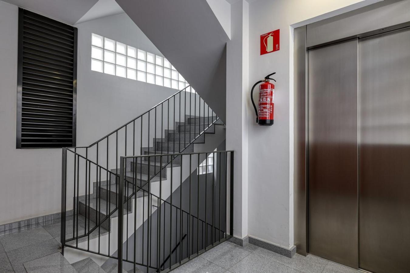 Urban Flats Vallirana Barcelona Luaran gambar